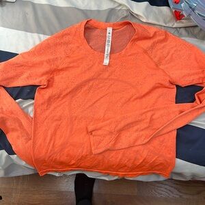 Lululemon athletic wear. Worn maybe once by my teenage daughter. Excellent